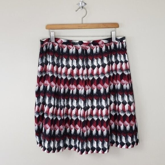 LOFT | Red Black Cream Petite Geometric Pleated Skirt Size 12P - Picture 2 of 4